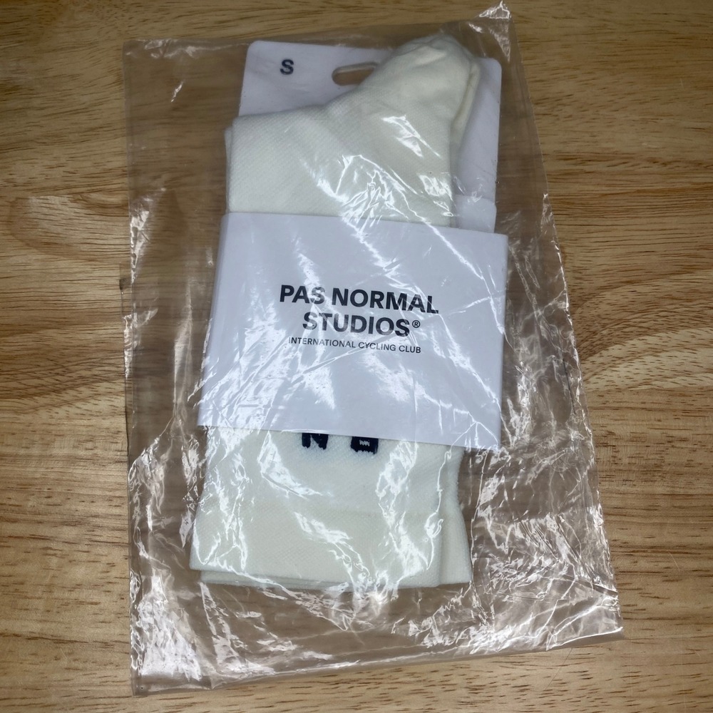 Pas Normal Studios Lightweight Socks Unisex Small Off White Cycling Performance